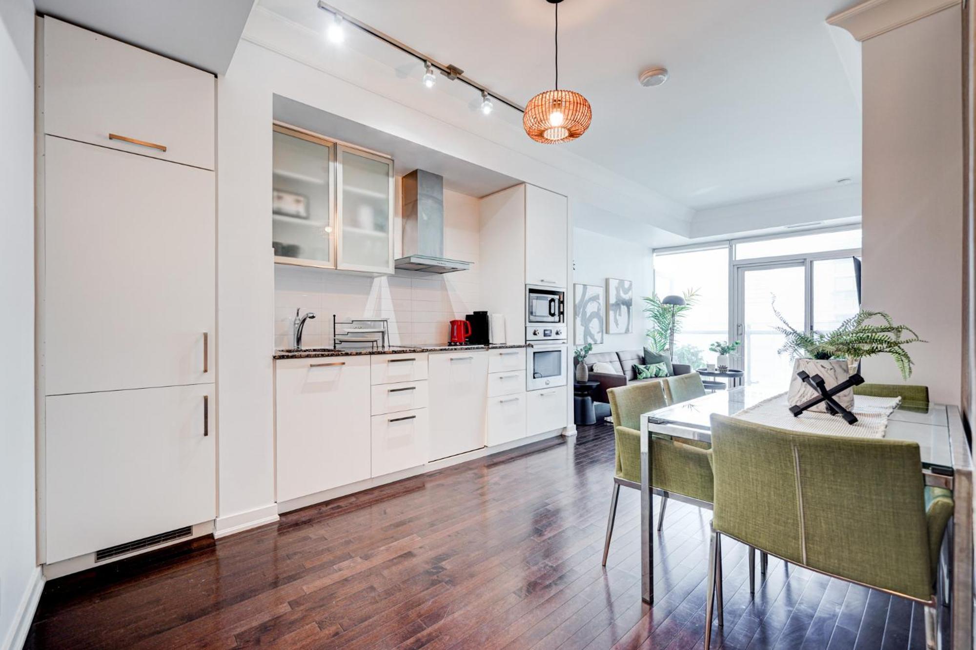 Skytree - Modern Rusty Condo Close To Union Station In Heart Of Downtown Торонто Экстерьер фото