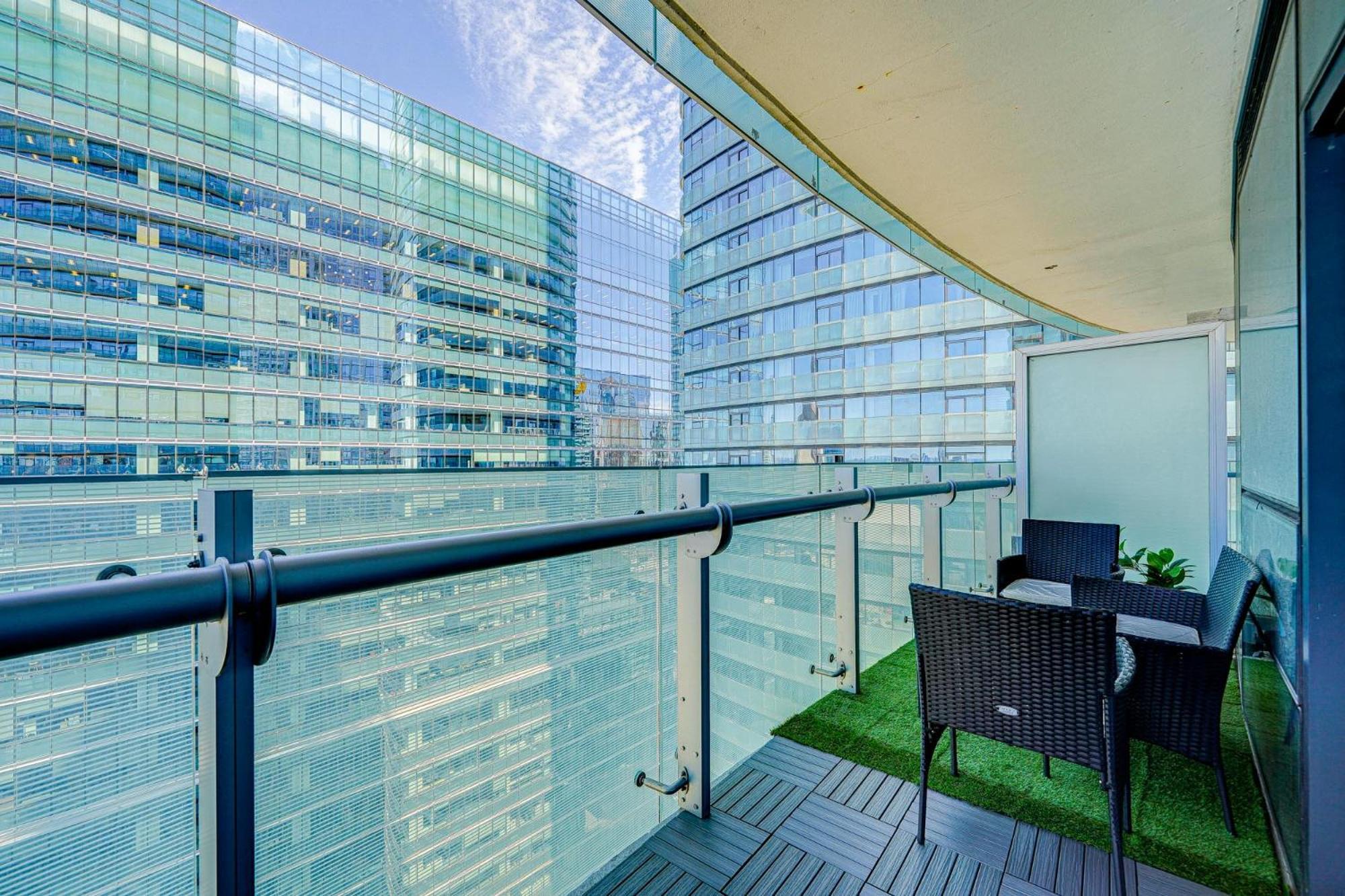 Skytree - Modern Rusty Condo Close To Union Station In Heart Of Downtown Торонто Экстерьер фото