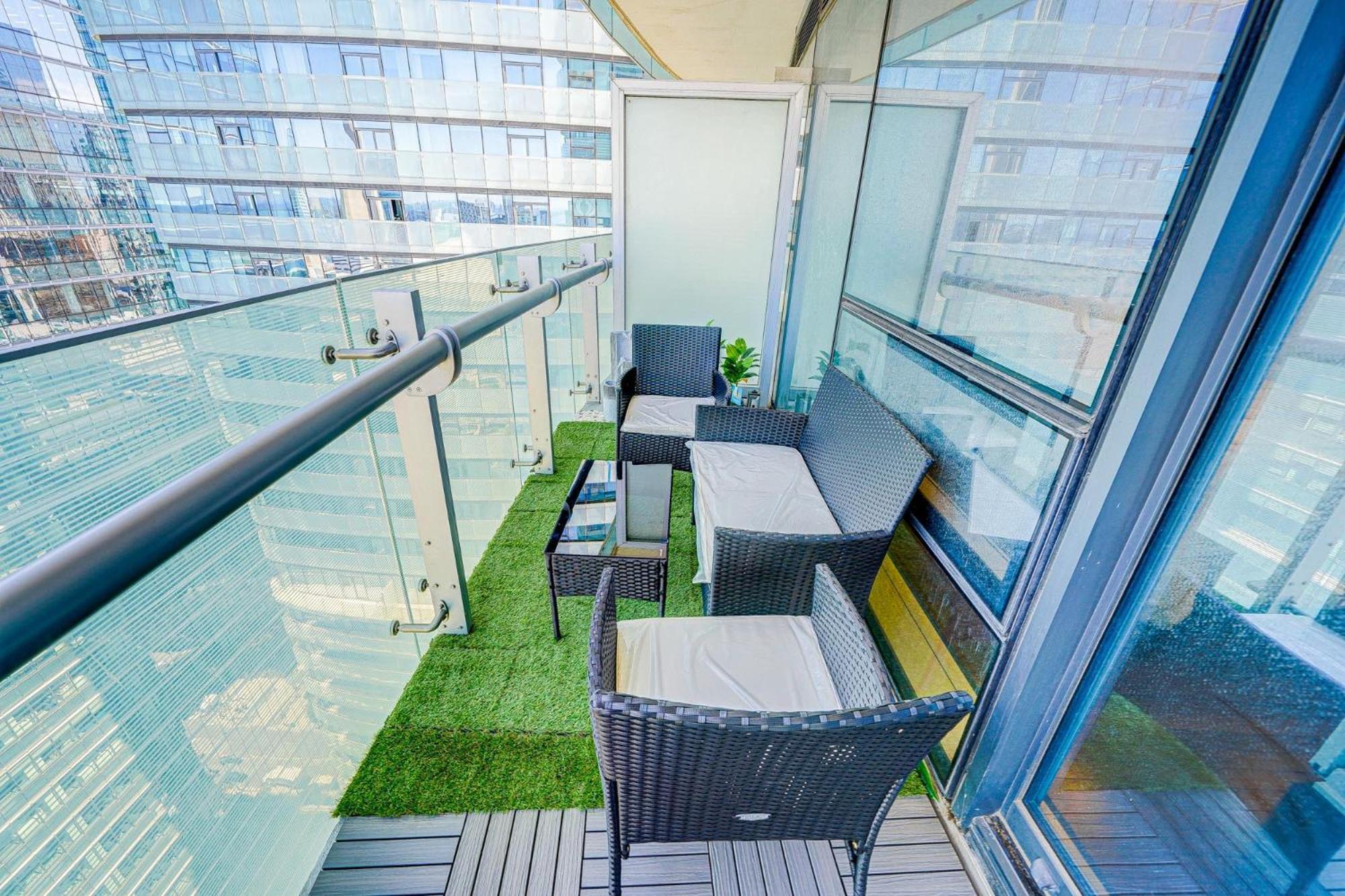 Skytree - Modern Rusty Condo Close To Union Station In Heart Of Downtown Торонто Экстерьер фото